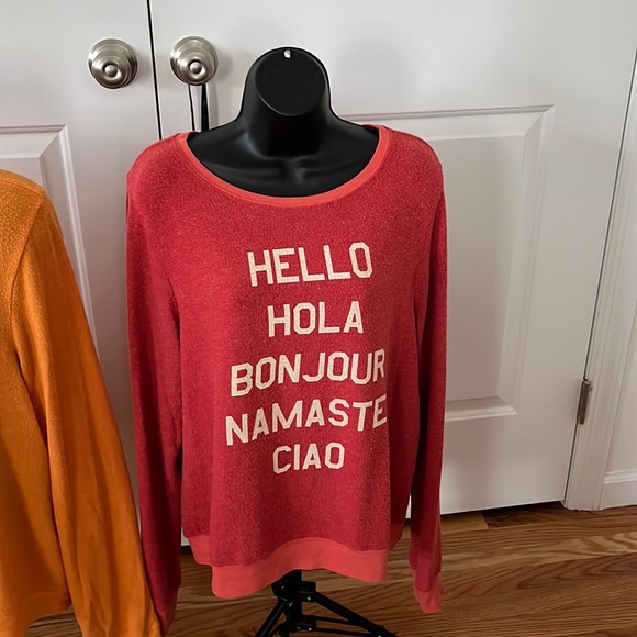 WILDFOX Pick 1 o bundle 2 to save on shipping! Inside/Out sweatshirt - Picture 1 of 2